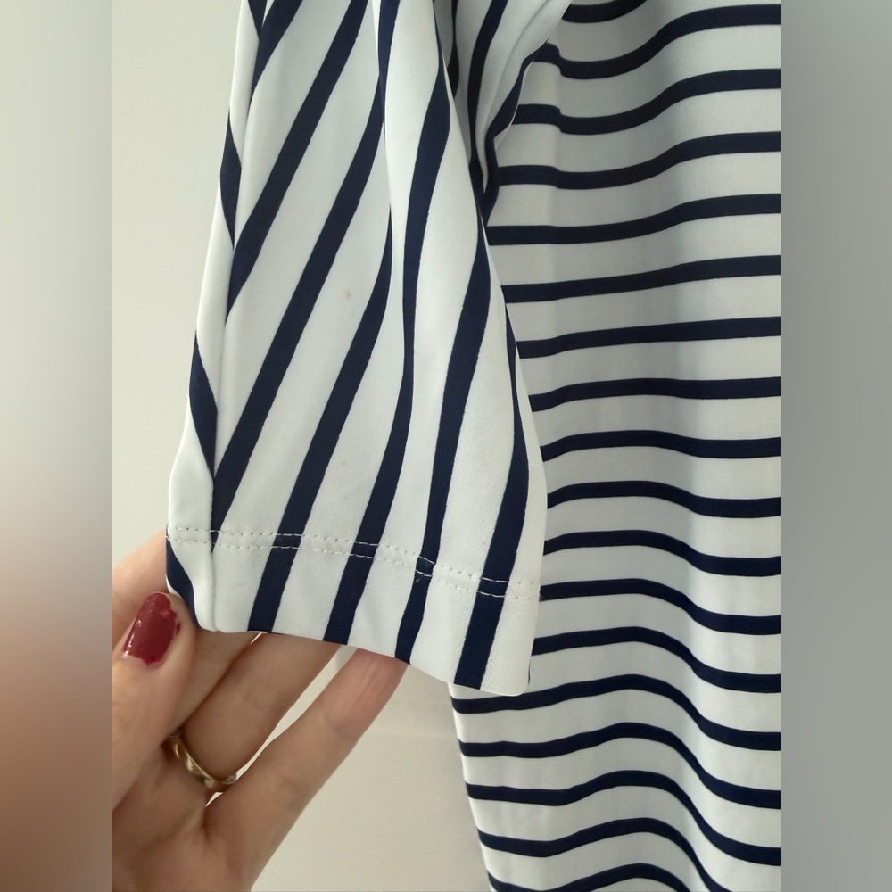EUC Cabana Life UPF 50+ Navy &‎ White Striped Dolman Sleeve Rashguard Top, Large - Picture 4 of 11